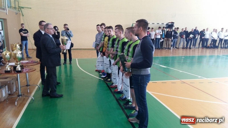 Zdjęcie w galerii na portalu naszraciborz.pl: Wychowankowie MOW w Rudach z brązowymi medalami Mistrzostw Polski w Halowej Piłce Nożnej wiadomości z regionu