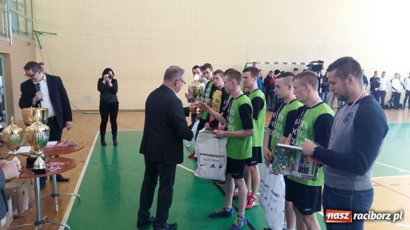 Zdjęcie w galerii na portalu naszraciborz.pl: Wychowankowie MOW w Rudach z brązowymi medalami Mistrzostw Polski w Halowej Piłce Nożnej wiadomości z regionu