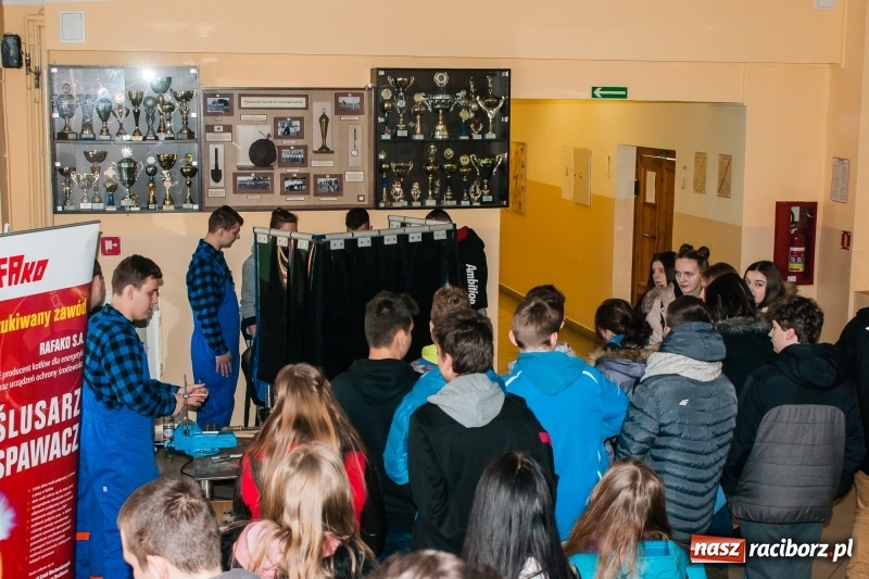 Zdjęcie w galerii na portalu naszraciborz.pl: Dni otwarte w raciborskim Mechaniku wiadomości z regionu