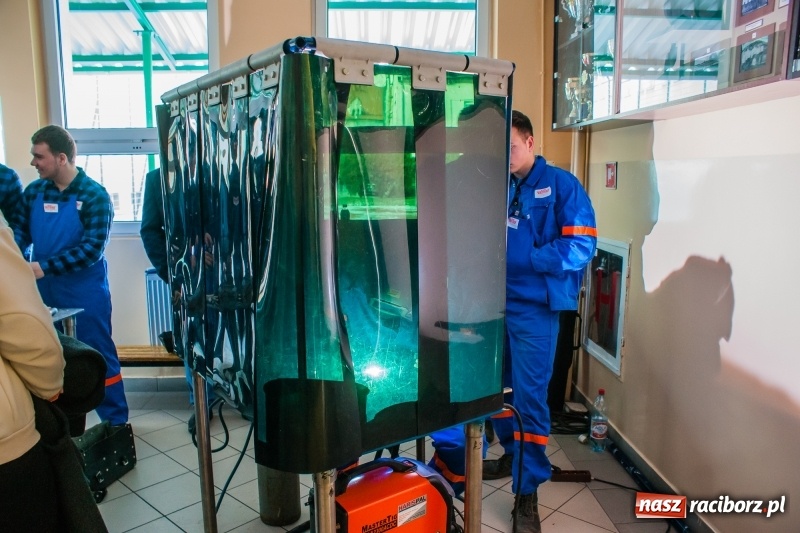 Zdjęcie w galerii na portalu naszraciborz.pl: Dni otwarte w raciborskim Mechaniku wiadomości z regionu