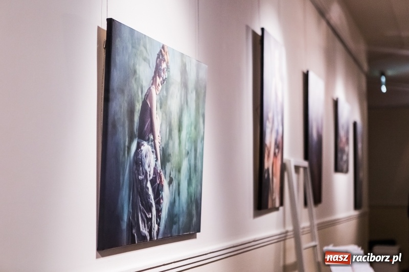 Zdjęcie w galerii na portalu naszraciborz.pl: Otwarcie wystawy Słowiańska Lunaria w RCK wiadomości z regionu