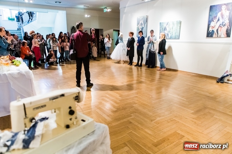 Zdjęcie w galerii na portalu naszraciborz.pl: Otwarcie wystawy Słowiańska Lunaria w RCK wiadomości z regionu