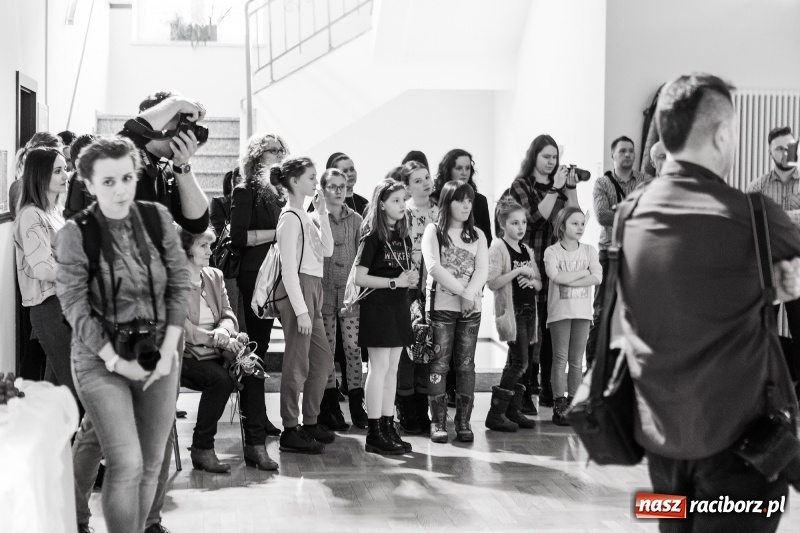 Zdjęcie w galerii na portalu naszraciborz.pl: Otwarcie wystawy Słowiańska Lunaria w RCK wiadomości z regionu