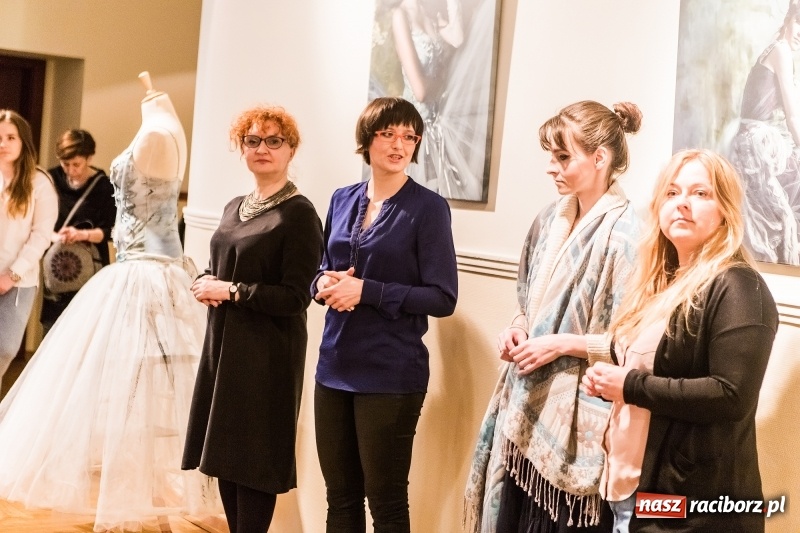 Zdjęcie w galerii na portalu naszraciborz.pl: Otwarcie wystawy Słowiańska Lunaria w RCK wiadomości z regionu