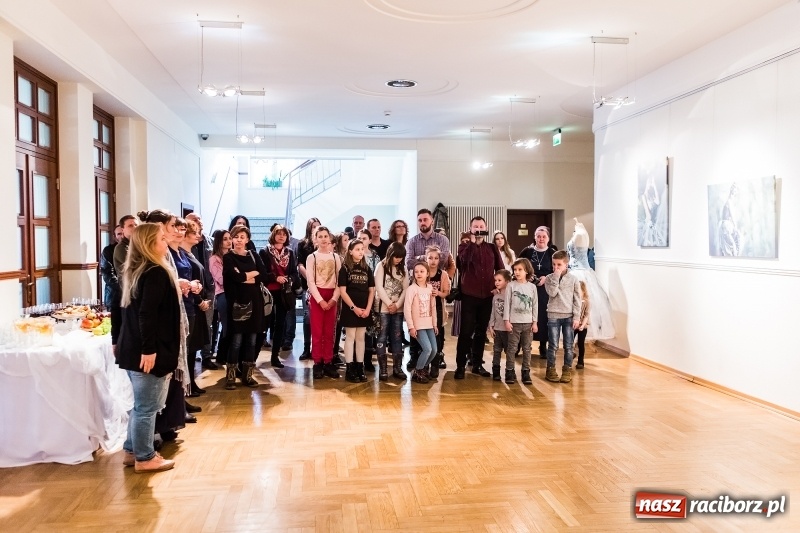 Zdjęcie w galerii na portalu naszraciborz.pl: Otwarcie wystawy Słowiańska Lunaria w RCK wiadomości z regionu