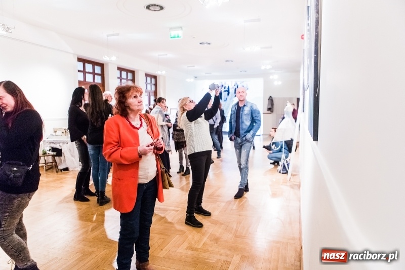 Zdjęcie w galerii na portalu naszraciborz.pl: Otwarcie wystawy Słowiańska Lunaria w RCK wiadomości z regionu