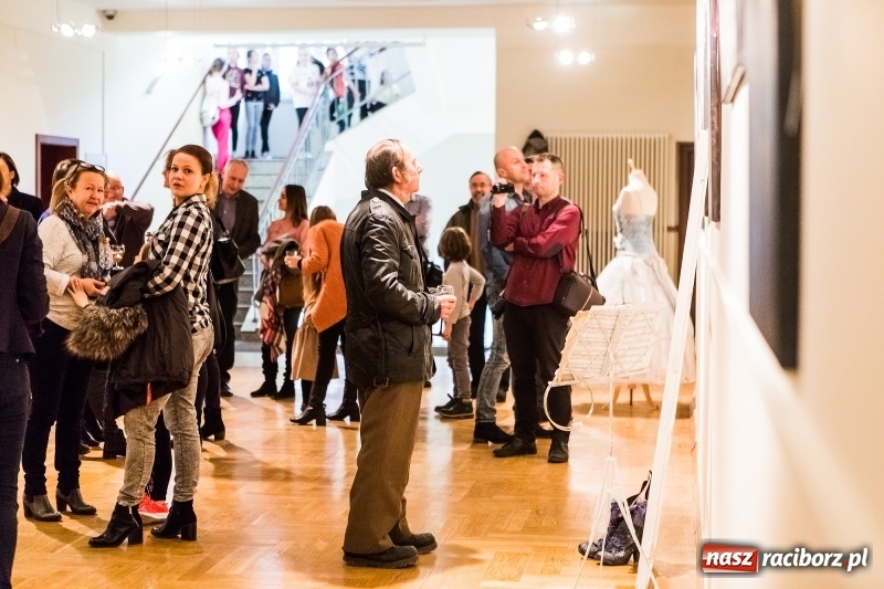 Zdjęcie w galerii na portalu naszraciborz.pl: Otwarcie wystawy Słowiańska Lunaria w RCK wiadomości z regionu