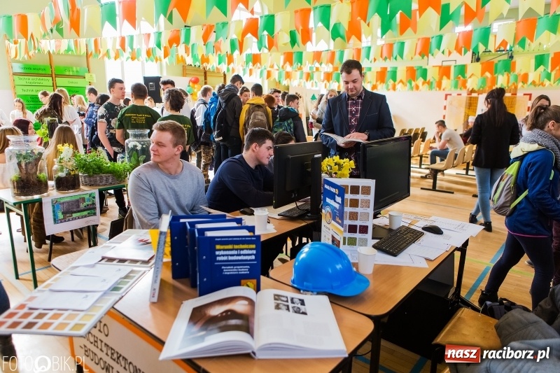 Zdjęcie w galerii na portalu naszraciborz.pl: Budowlanka i Gastronomik promuje szkołę na Dniach Otwartych wiadomości z regionu