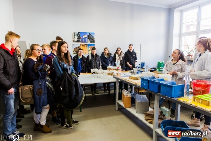 Zdjęcie w galerii na portalu naszraciborz.pl: Budowlanka i Gastronomik promuje szkołę na Dniach Otwartych wiadomości z regionu