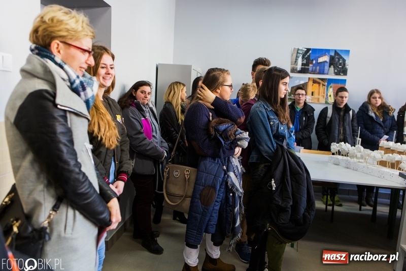 Zdjęcie w galerii na portalu naszraciborz.pl: Budowlanka i Gastronomik promuje szkołę na Dniach Otwartych wiadomości z regionu