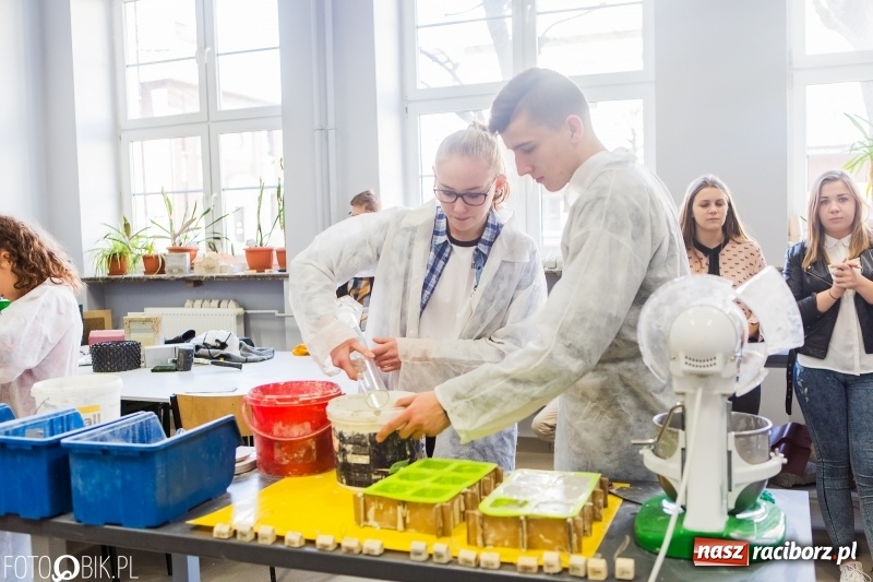 Zdjęcie w galerii na portalu naszraciborz.pl: Budowlanka i Gastronomik promuje szkołę na Dniach Otwartych wiadomości z regionu