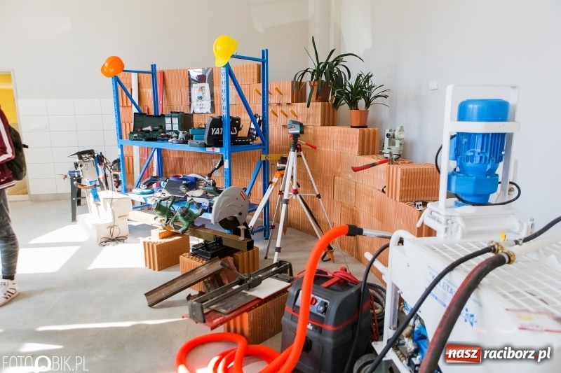 Zdjęcie w galerii na portalu naszraciborz.pl: Budowlanka i Gastronomik promuje szkołę na Dniach Otwartych wiadomości z regionu