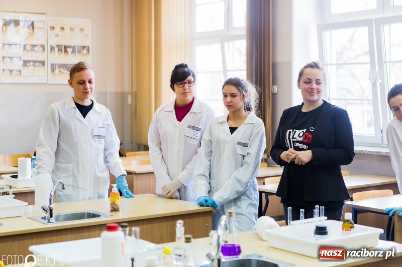 Zdjęcie w galerii na portalu naszraciborz.pl: W II Liceum Ogólnokształcącym trwają Dni Otwarte wiadomości z regionu