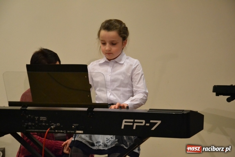 Zdjęcie w galerii na portalu naszraciborz.pl: Koncert Wiosenny na Zamku Piastowskim FOTO i WIDEO wiadomości z regionu