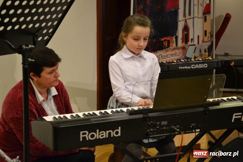 Zdjęcie w galerii na portalu naszraciborz.pl: Koncert Wiosenny na Zamku Piastowskim FOTO i WIDEO wiadomości z regionu