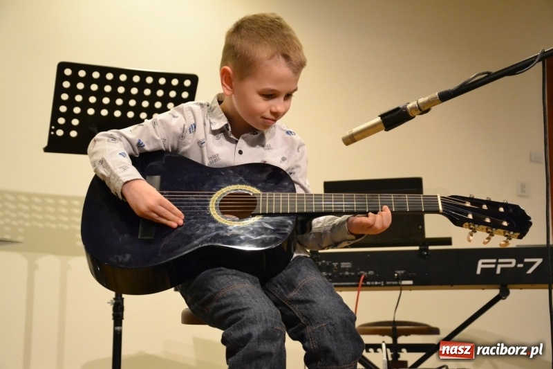 Zdjęcie w galerii na portalu naszraciborz.pl: Koncert Wiosenny na Zamku Piastowskim FOTO i WIDEO wiadomości z regionu