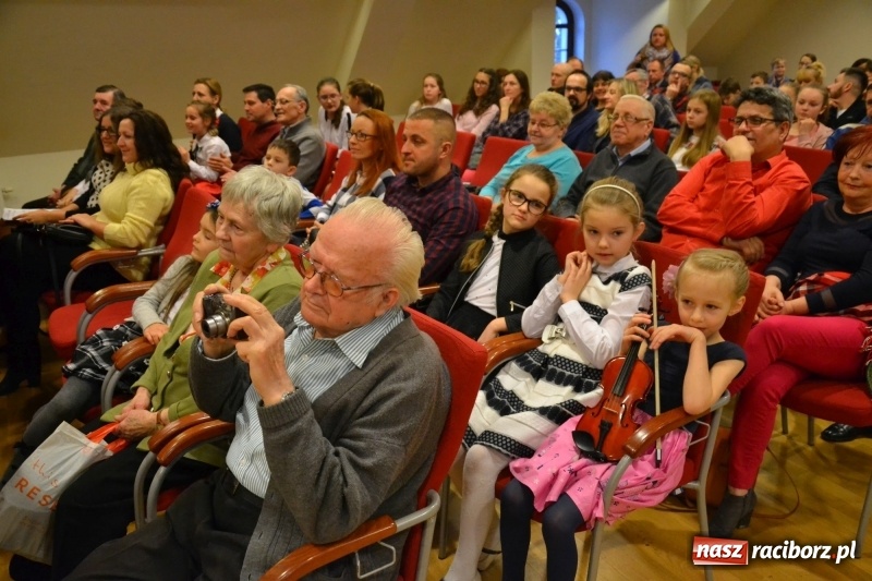 Zdjęcie w galerii na portalu naszraciborz.pl: Koncert Wiosenny na Zamku Piastowskim FOTO i WIDEO wiadomości z regionu