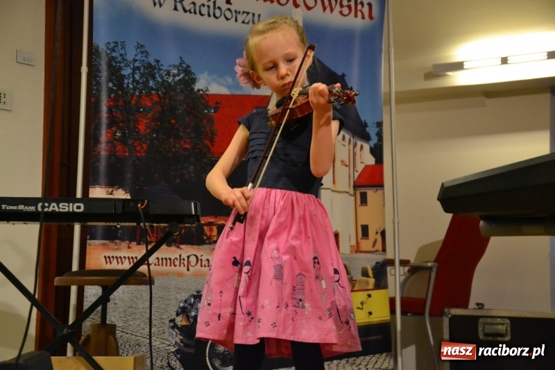 Zdjęcie w galerii na portalu naszraciborz.pl: Koncert Wiosenny na Zamku Piastowskim FOTO i WIDEO wiadomości z regionu