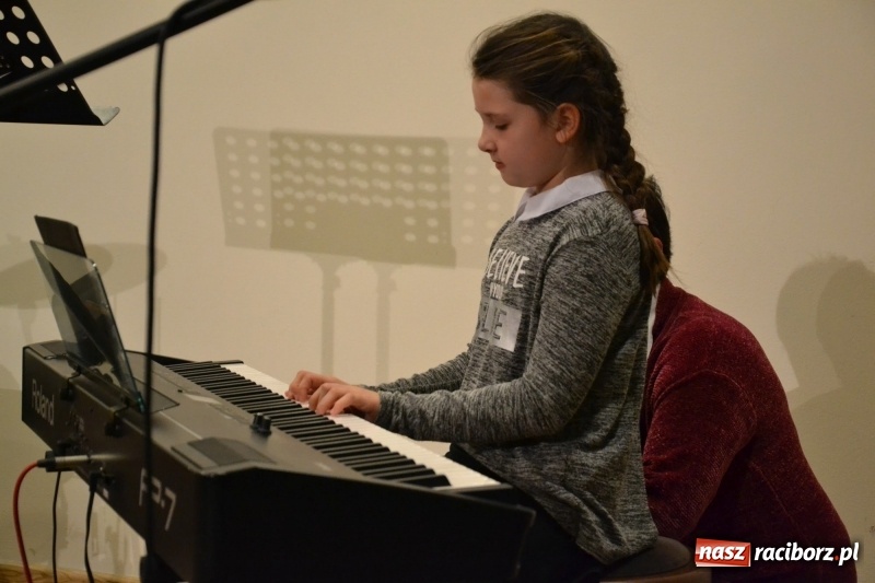 Zdjęcie w galerii na portalu naszraciborz.pl: Koncert Wiosenny na Zamku Piastowskim FOTO i WIDEO wiadomości z regionu