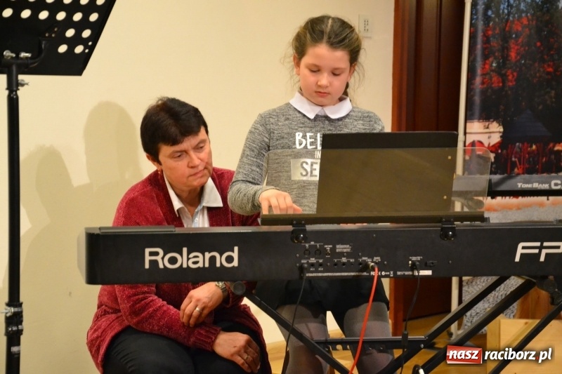 Zdjęcie w galerii na portalu naszraciborz.pl: Koncert Wiosenny na Zamku Piastowskim FOTO i WIDEO wiadomości z regionu