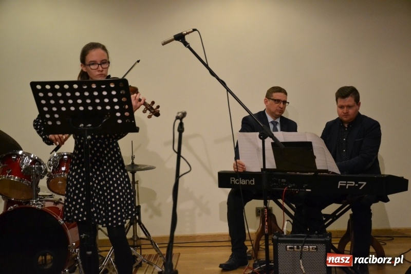 Zdjęcie w galerii na portalu naszraciborz.pl: Koncert Wiosenny na Zamku Piastowskim FOTO i WIDEO wiadomości z regionu