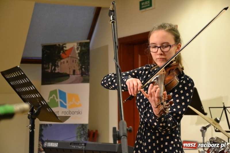Zdjęcie w galerii na portalu naszraciborz.pl: Koncert Wiosenny na Zamku Piastowskim FOTO i WIDEO wiadomości z regionu