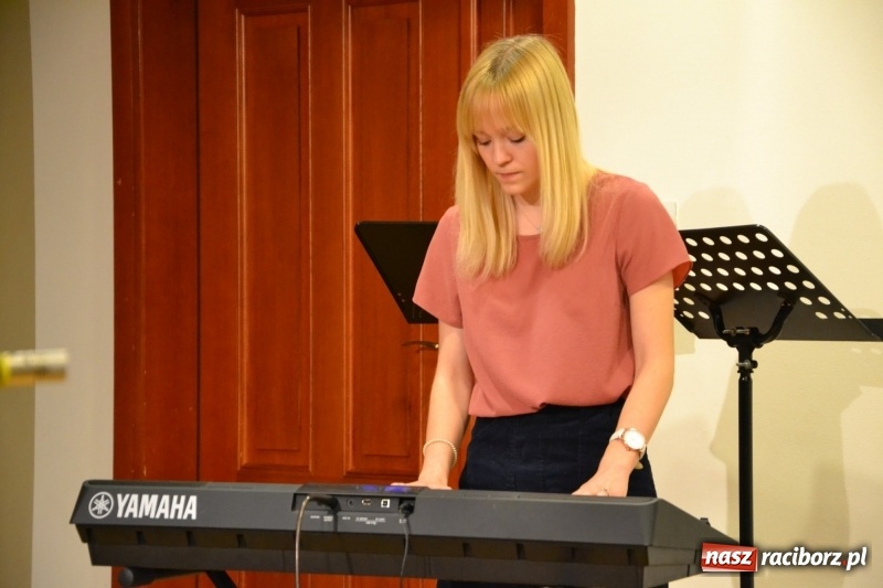 Zdjęcie w galerii na portalu naszraciborz.pl: Koncert Wiosenny na Zamku Piastowskim FOTO i WIDEO wiadomości z regionu