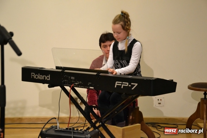 Zdjęcie w galerii na portalu naszraciborz.pl: Koncert Wiosenny na Zamku Piastowskim FOTO i WIDEO wiadomości z regionu