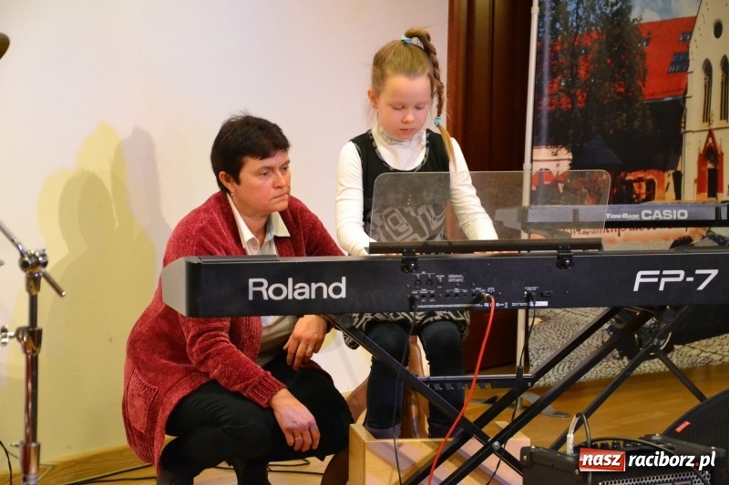 Zdjęcie w galerii na portalu naszraciborz.pl: Koncert Wiosenny na Zamku Piastowskim FOTO i WIDEO wiadomości z regionu