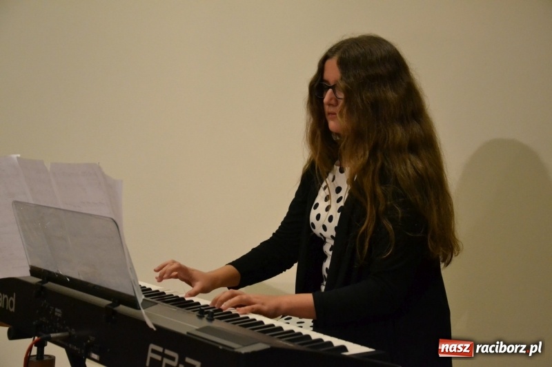 Zdjęcie w galerii na portalu naszraciborz.pl: Koncert Wiosenny na Zamku Piastowskim FOTO i WIDEO wiadomości z regionu