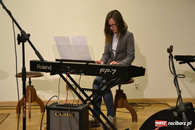 Zdjęcie w galerii na portalu naszraciborz.pl: Koncert Wiosenny na Zamku Piastowskim FOTO i WIDEO wiadomości z regionu