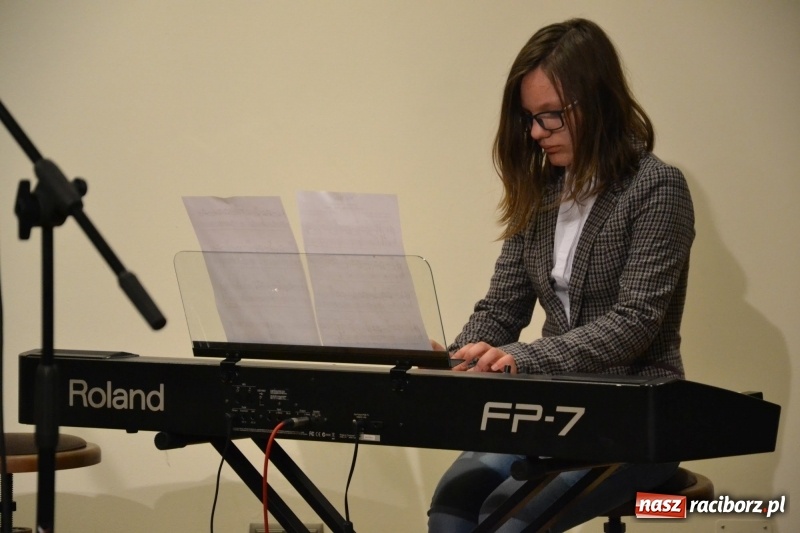 Zdjęcie w galerii na portalu naszraciborz.pl: Koncert Wiosenny na Zamku Piastowskim FOTO i WIDEO wiadomości z regionu