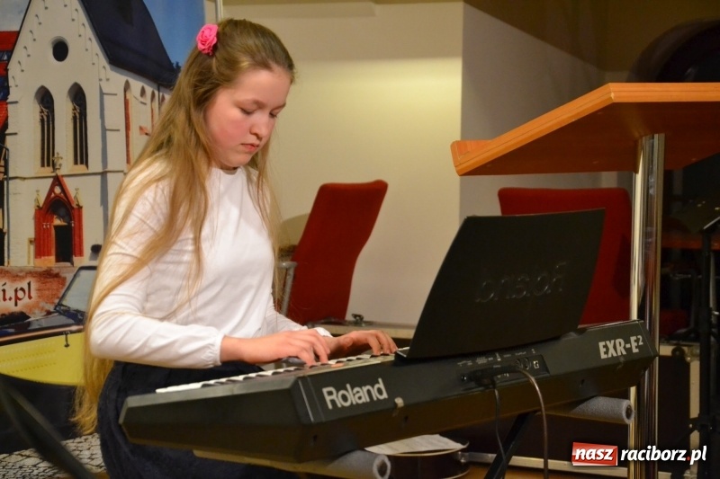 Zdjęcie w galerii na portalu naszraciborz.pl: Koncert Wiosenny na Zamku Piastowskim FOTO i WIDEO wiadomości z regionu