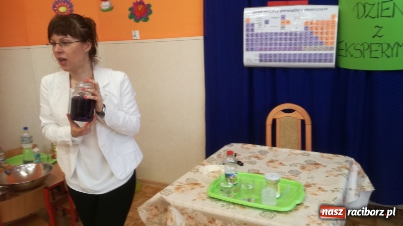 Zdjęcie w galerii na portalu naszraciborz.pl: Dzień z Eksperymetami w przedszkolu w Turzu wiadomości z regionu