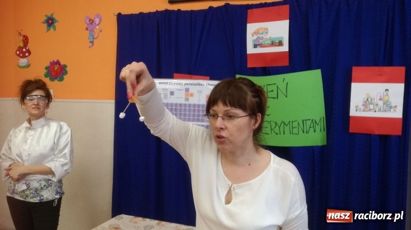 Zdjęcie w galerii na portalu naszraciborz.pl: Dzień z Eksperymetami w przedszkolu w Turzu wiadomości z regionu