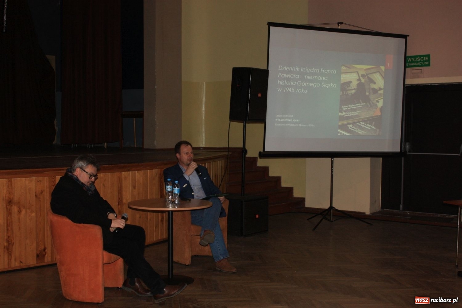 Zdjęcie w galerii na portalu naszraciborz.pl: Leszek Jodliński w Miejskim Ośrodku Kultury w Krzanowicach wiadomości z regionu