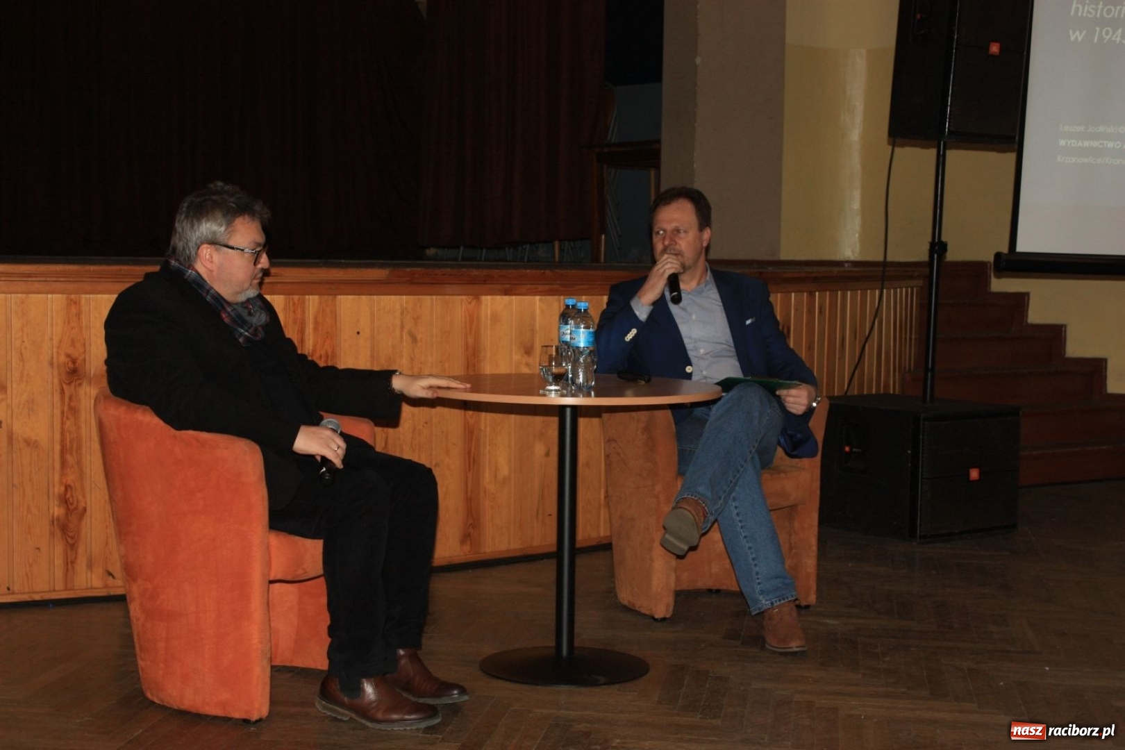 Zdjęcie w galerii na portalu naszraciborz.pl: Leszek Jodliński w Miejskim Ośrodku Kultury w Krzanowicach wiadomości z regionu