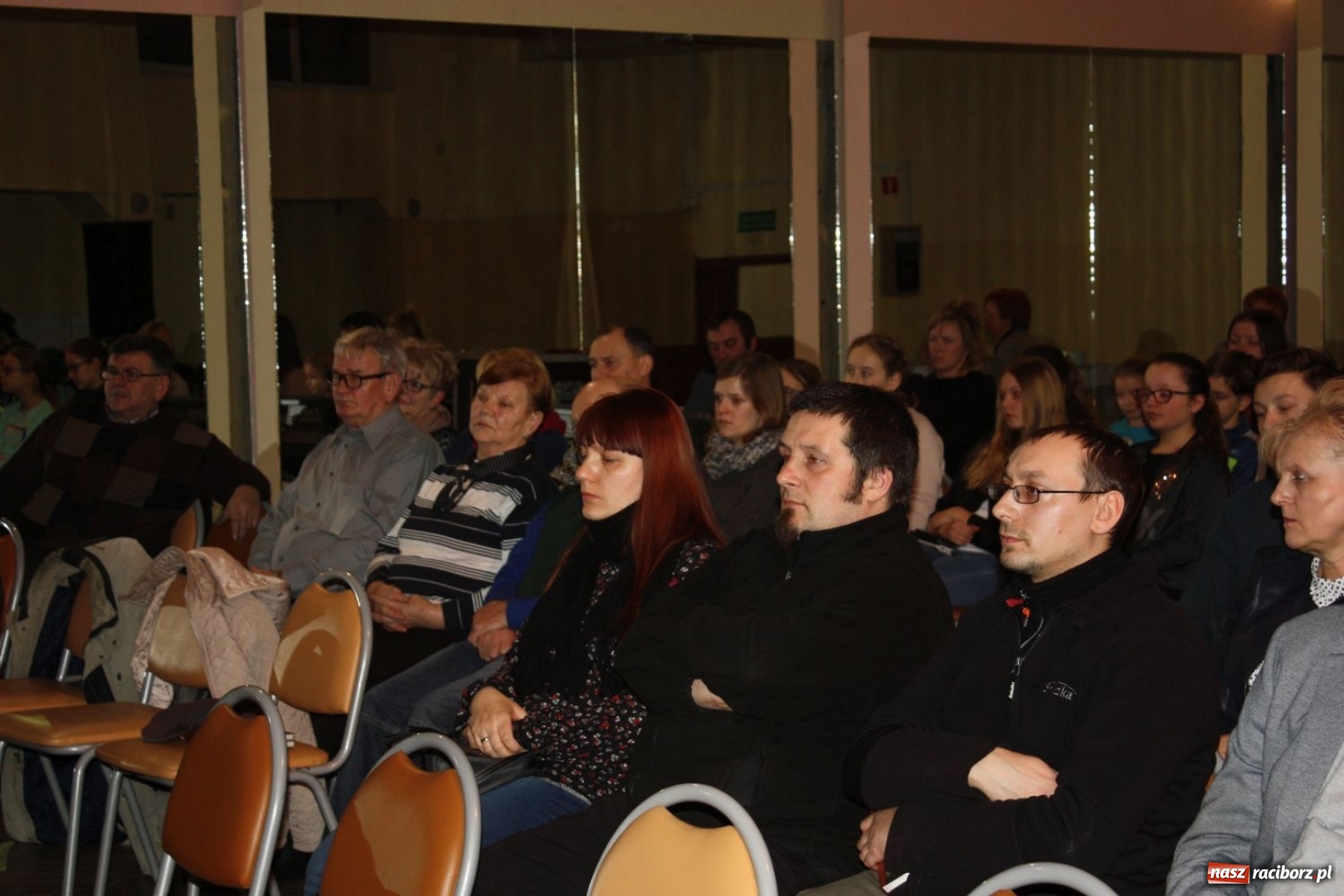 Zdjęcie w galerii na portalu naszraciborz.pl: Leszek Jodliński w Miejskim Ośrodku Kultury w Krzanowicach wiadomości z regionu