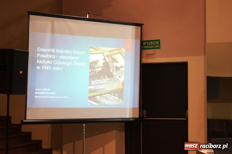 Zdjęcie w galerii na portalu naszraciborz.pl: Leszek Jodliński w Miejskim Ośrodku Kultury w Krzanowicach wiadomości z regionu