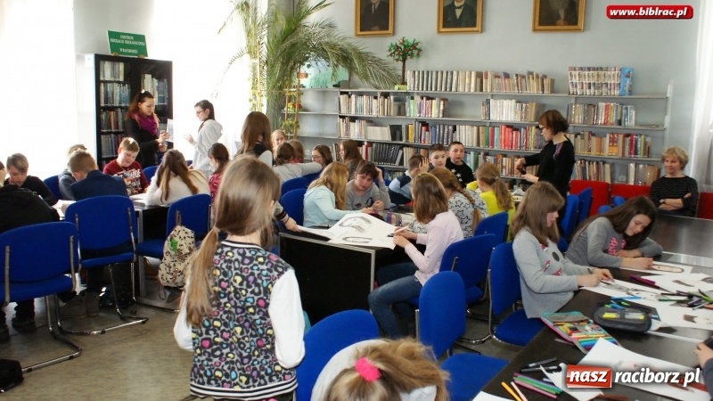 Zdjęcie w galerii na portalu naszraciborz.pl: Sztuka portretu z Justyną Styszyńską w raciborskiej bibliotece wiadomości z regionu