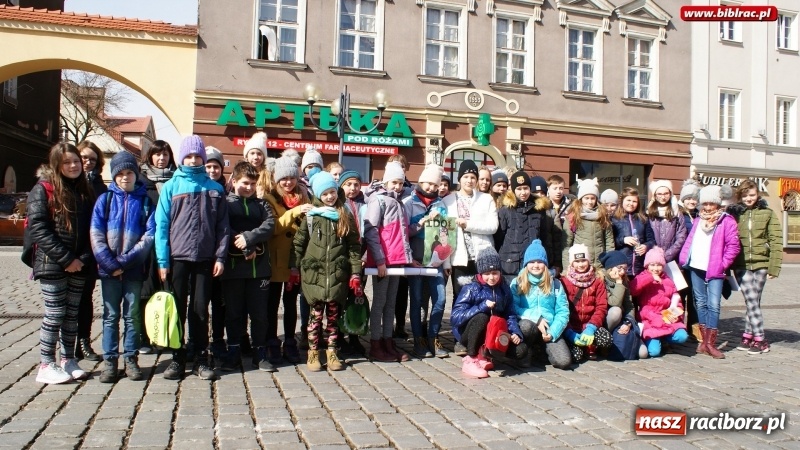 Zdjęcie w galerii na portalu naszraciborz.pl: Sztuka portretu z Justyną Styszyńską w raciborskiej bibliotece wiadomości z regionu