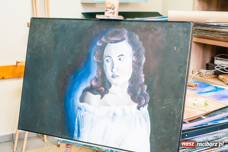 Zdjęcie w galerii na portalu naszraciborz.pl: Malarstwo, fotografia i grafika, czyli Dzień Otwarty raciborskiego Plastyka wiadomości z regionu