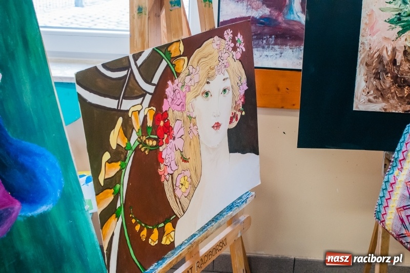 Zdjęcie w galerii na portalu naszraciborz.pl: Malarstwo, fotografia i grafika, czyli Dzień Otwarty raciborskiego Plastyka wiadomości z regionu