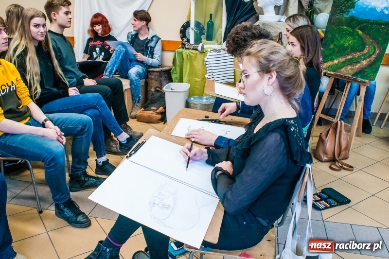 Zdjęcie w galerii na portalu naszraciborz.pl: Malarstwo, fotografia i grafika, czyli Dzień Otwarty raciborskiego Plastyka wiadomości z regionu