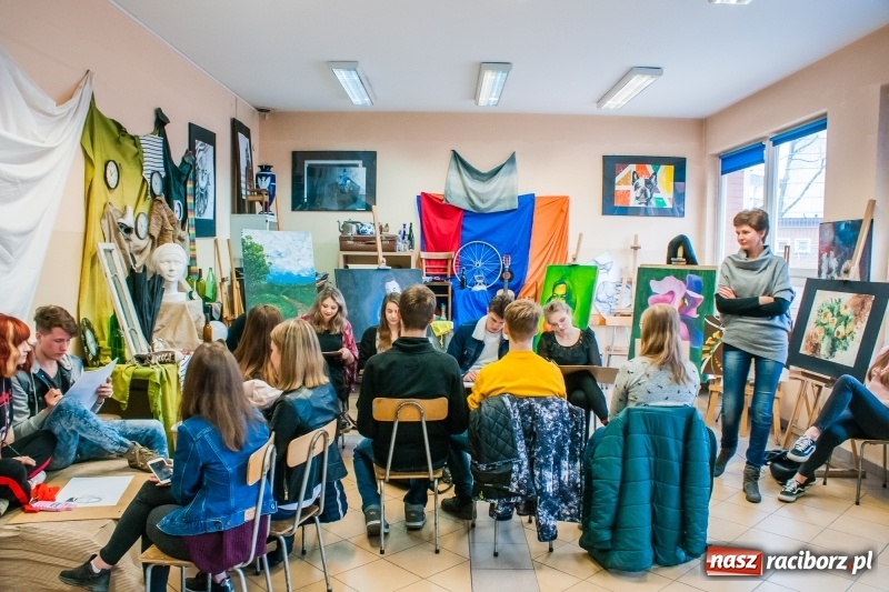 Zdjęcie w galerii na portalu naszraciborz.pl: Malarstwo, fotografia i grafika, czyli Dzień Otwarty raciborskiego Plastyka wiadomości z regionu
