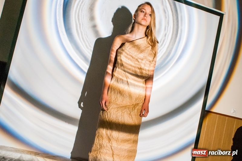 Zdjęcie w galerii na portalu naszraciborz.pl: Malarstwo, fotografia i grafika, czyli Dzień Otwarty raciborskiego Plastyka wiadomości z regionu