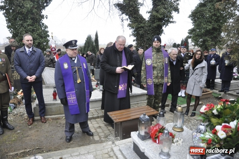 Zdjęcie w galerii na portalu naszraciborz.pl: Racibórz pamięta o Cichociemnych z AK. Patriotyczna uroczystość w poprawczaku wiadomości z regionu