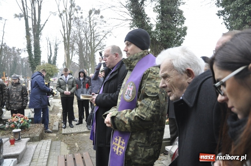 Zdjęcie w galerii na portalu naszraciborz.pl: Racibórz pamięta o Cichociemnych z AK. Patriotyczna uroczystość w poprawczaku wiadomości z regionu