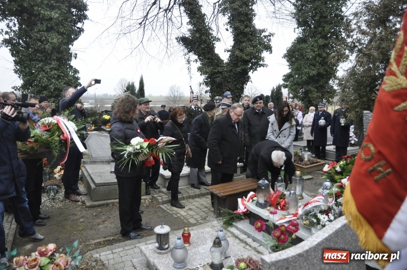 Zdjęcie w galerii na portalu naszraciborz.pl: Racibórz pamięta o Cichociemnych z AK. Patriotyczna uroczystość w poprawczaku wiadomości z regionu