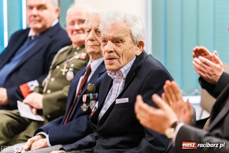 Zdjęcie w galerii na portalu naszraciborz.pl: Racibórz pamięta o Cichociemnych z AK. Patriotyczna uroczystość w poprawczaku wiadomości z regionu